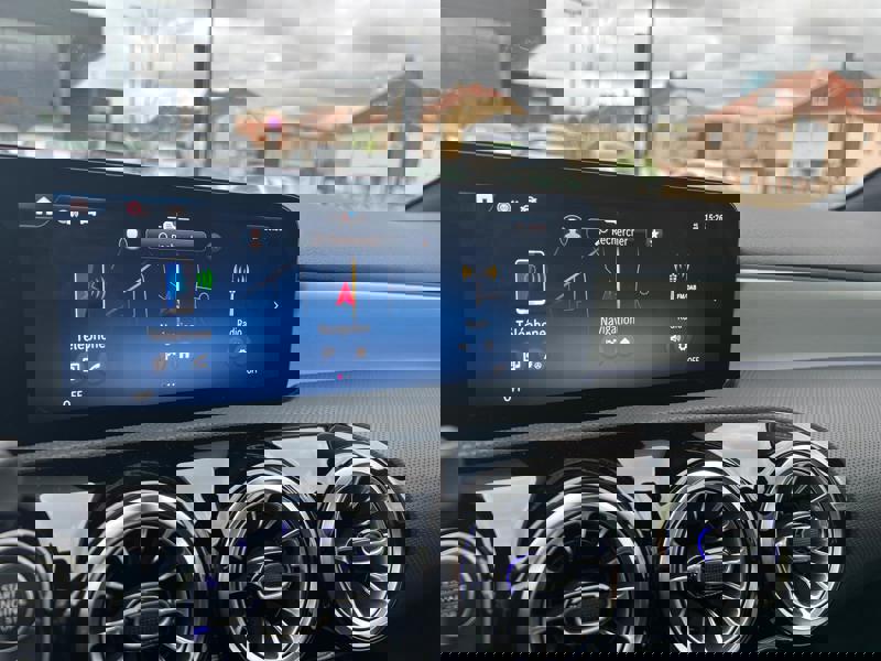 Image Mercedes-Benz CLASSE A A 200 Compacte AMG Line 